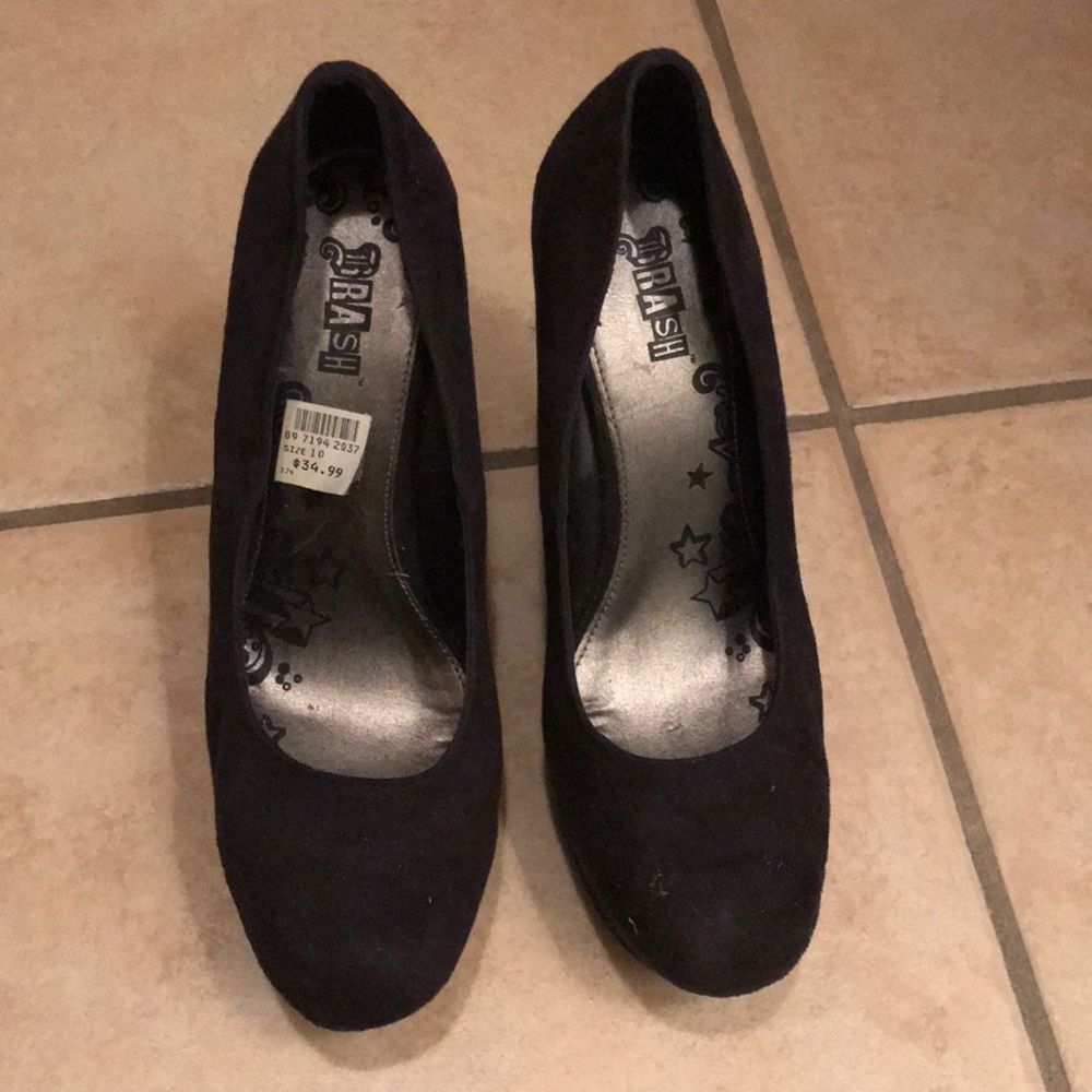 Black Wedges